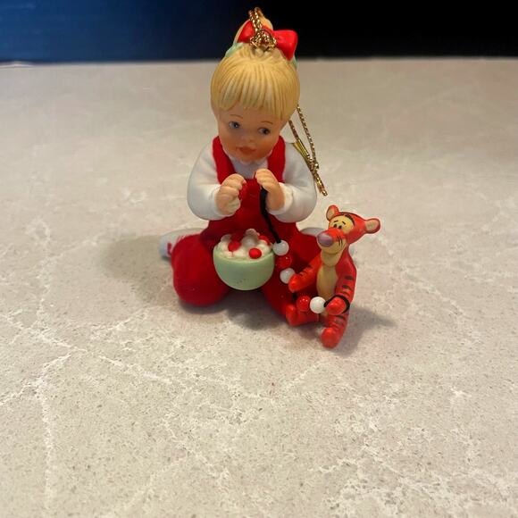 Ashton Drake cranberries and popcorn Christmas ornament a very pooh collectible - Picture 1 of 9